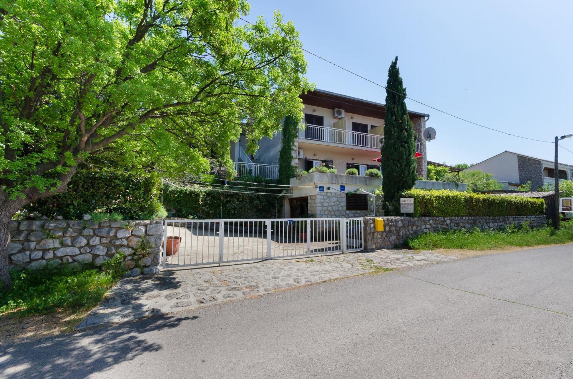 Apartments And Room Luka Klenovica Exterior foto